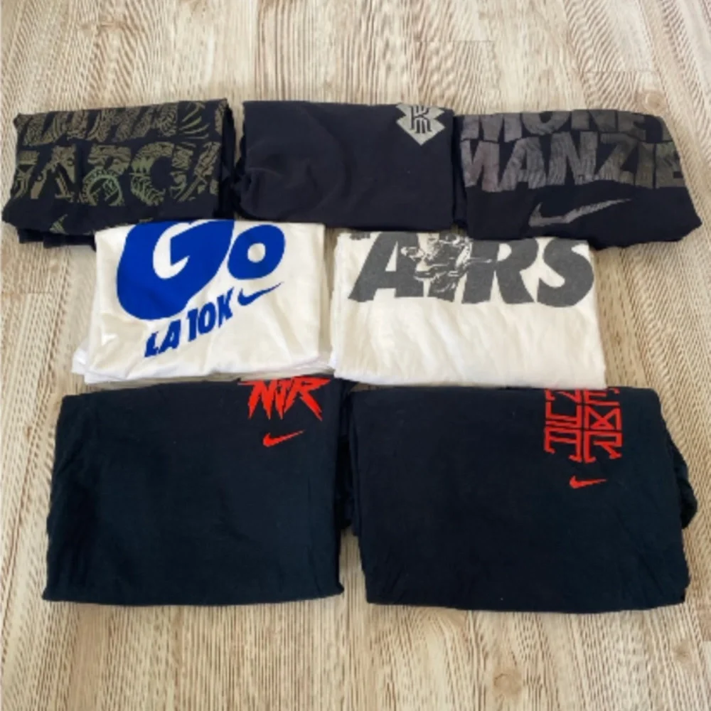 Men's nike bundle tshirt bundle, size small and medium graphic t-shirts - Picture 1 of 8